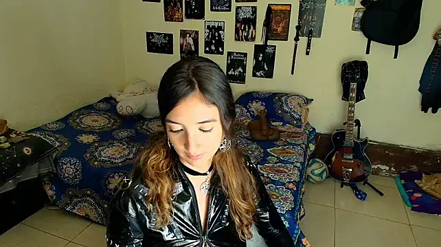 XXX chat uživo modela alucarda_666
