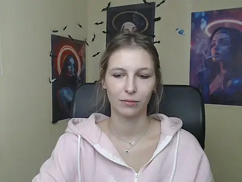 StrangerGi's Live XXX Chat