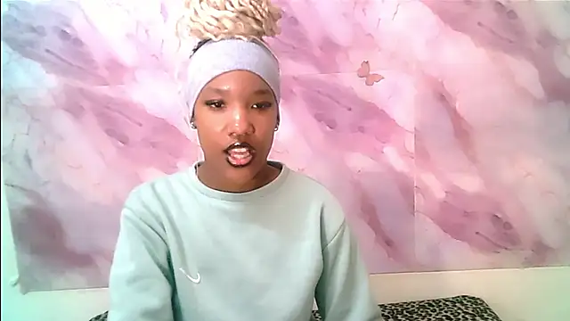 EroticSexyPrada Chat XXX in diretta