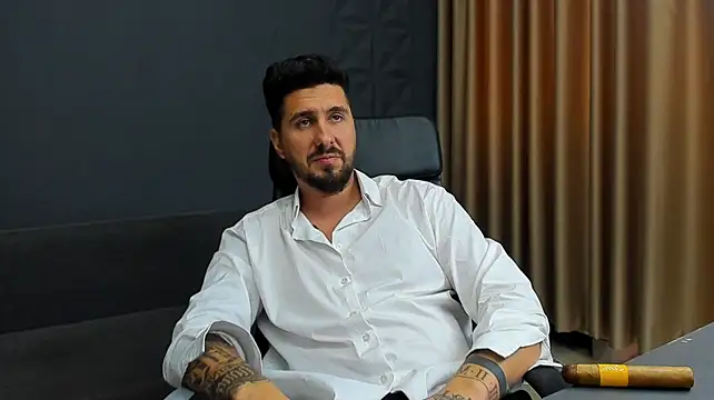 Živý XXX chat LoganStroud