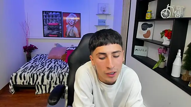 Chat XXX en directo de Benji23_