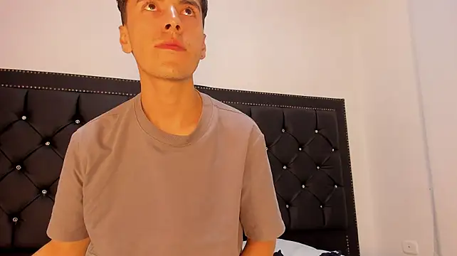 XXX chat uživo modela MaxLeons