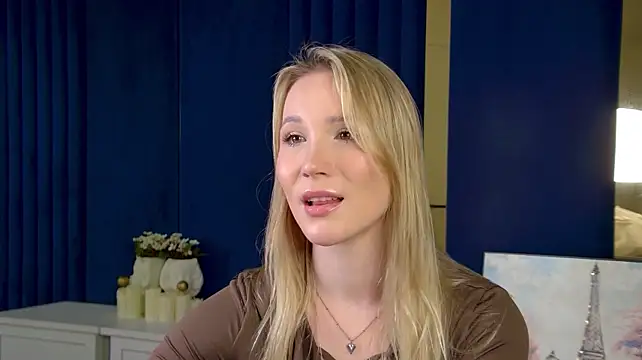 ElaraVoltage: απευθείας συνομιλία ΧΧΧ