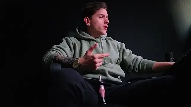 FelixStarkk 现场XXX聊天
