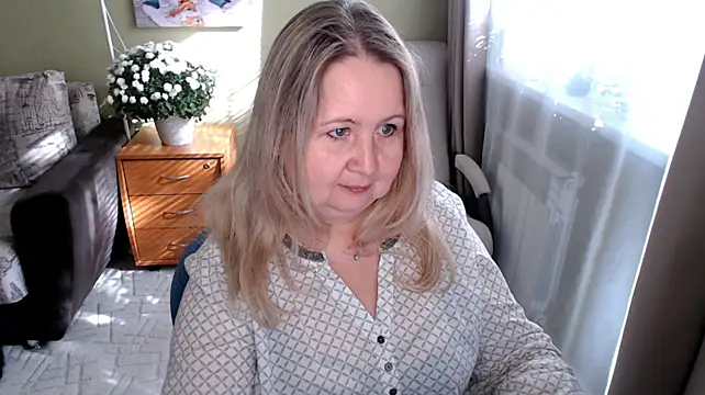 YanaMayer Chat XXX in diretta