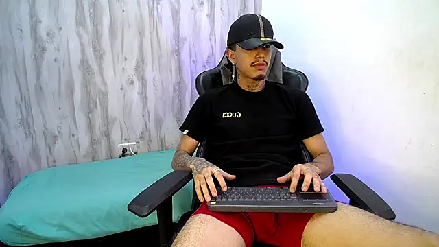 Czat XXX na żywo – Tayson_Hot
