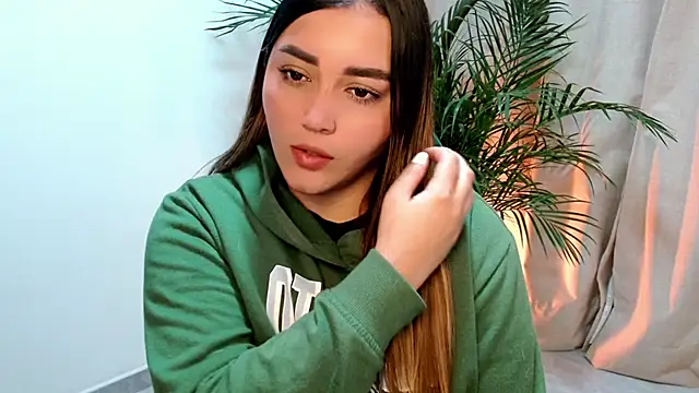 Lucia_star__ Chat XXX live