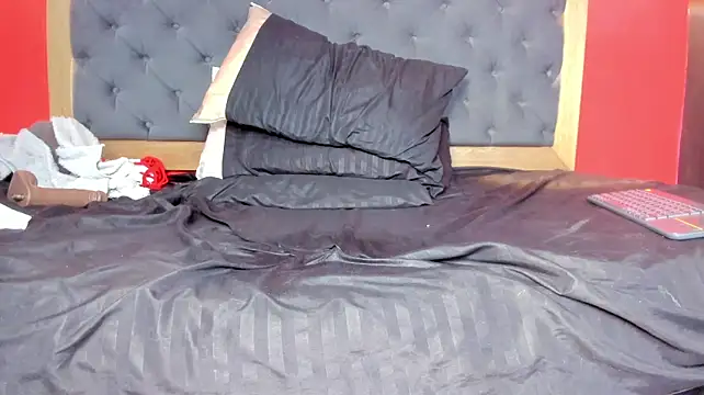 YayaHilton Live XXX-chat