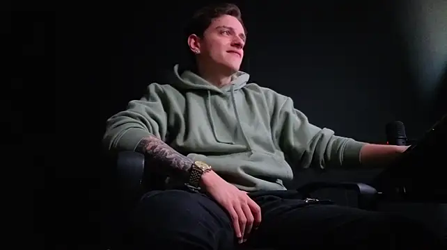 FelixStarkk XXX чат на живо