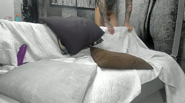 Gury_tattoo live XXX chat
