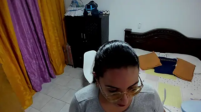 Chatroom XXX en direct de milkqueenboobs