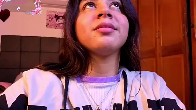 IsaBlueen Live XXX chat