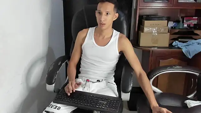 AlphaMarco's Live XXX Chat