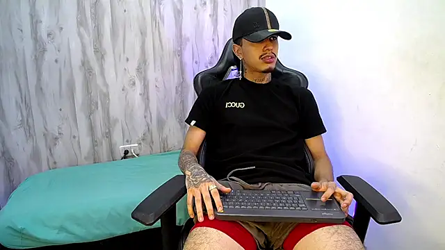 Chat XXX en directo de Tayson_Hot