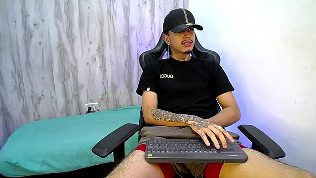 XXX chat uživo modela Tayson_Hot