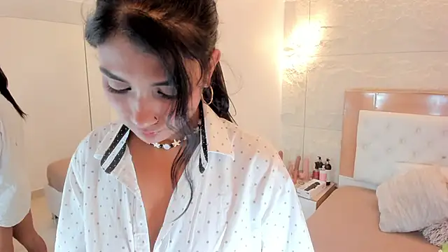 NINAMARTINS 即時 XXX 聊天
