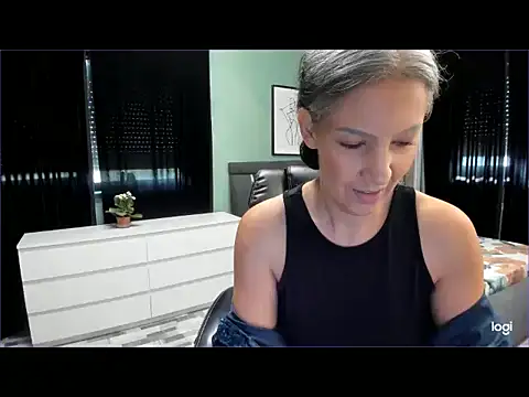 LexxxyDiamond – Naživo XXX chat
