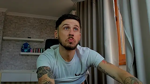 JonahShaw Live XXX-chat