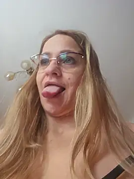 Czat XXX na żywo – BLONDKICIA1