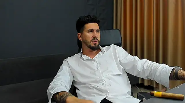 Онлайн чат XXX LoganStroud