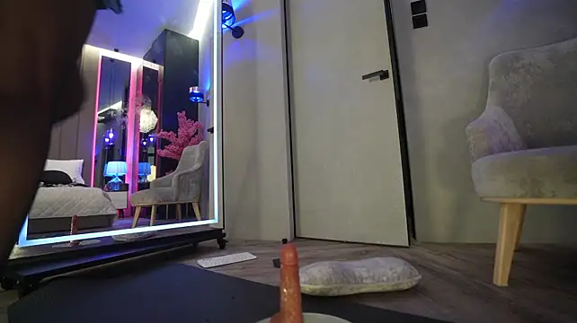 Arte_Adelle - Spanks my ass