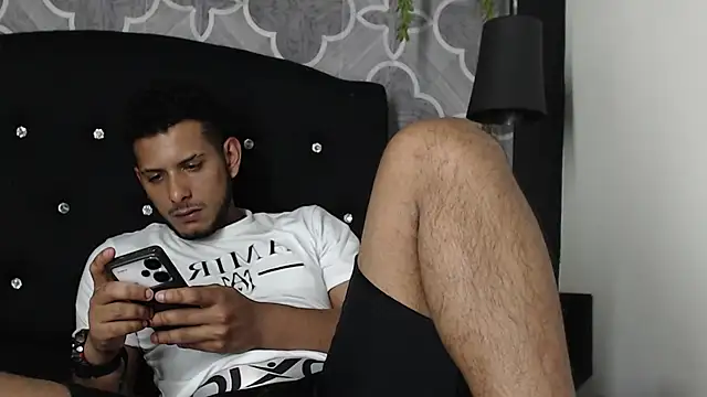 Chris_Dick23 XXX чат на живо