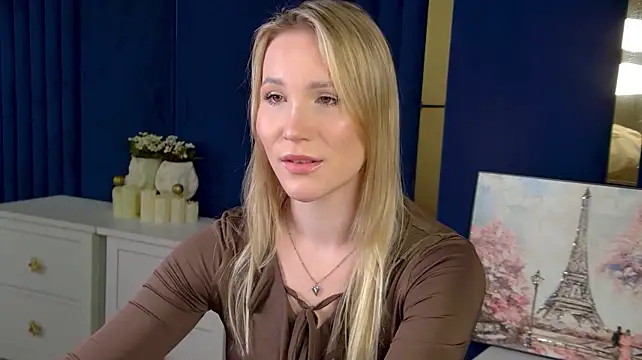 ElaraVoltage's Live XXX Chat