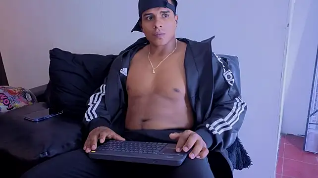 XXX chat uživo modela Hunter_master