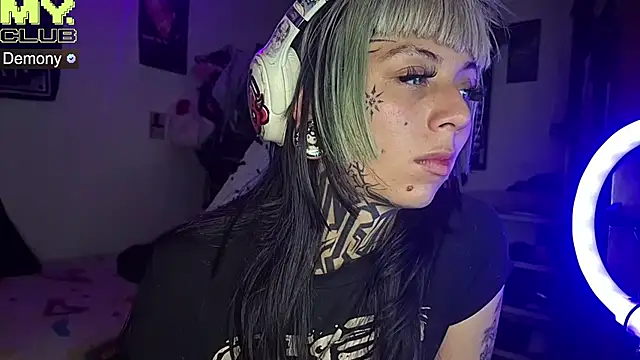 Chat +18 de d3m0ny0_0 ao vivo