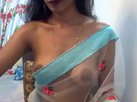 SAXY-JANU25's Live XXX Chat