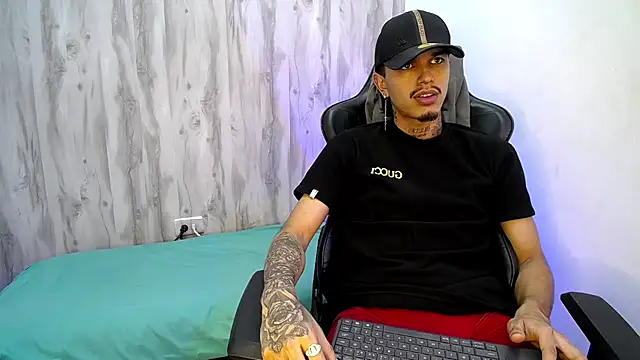 Czat XXX na żywo – Tayson_Hot