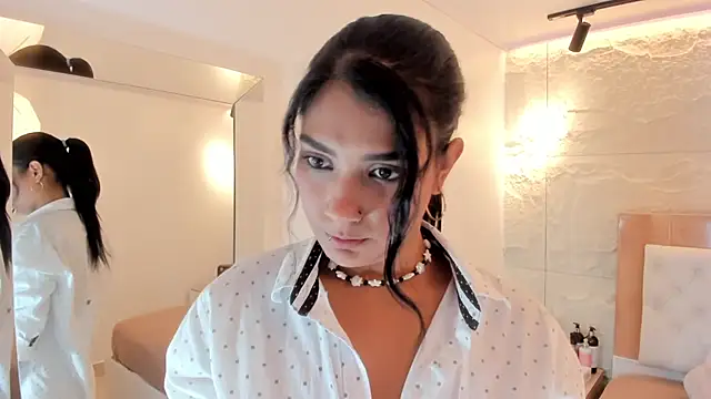 دردشة NINAMARTINS الجنسية المباشرة