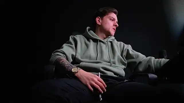FelixStarkk 现场XXX聊天
