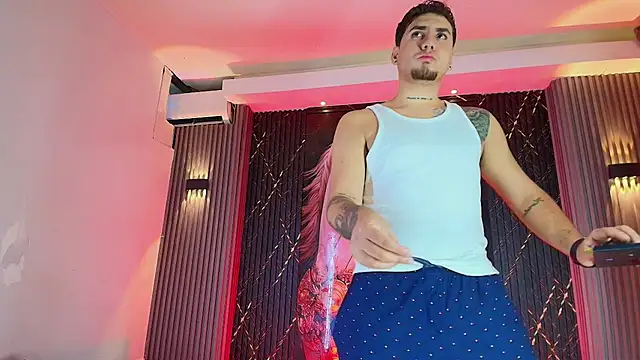 The_Boy_King_: απευθείας συνομιλία ΧΧΧ