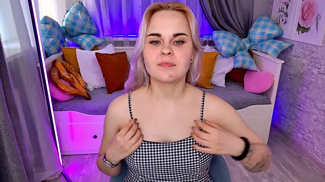 DaisySnow – Naživo XXX chat