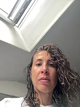 Je4nn3 Chat XXX in diretta