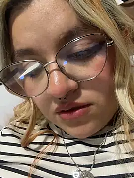Sophia_Weest99's Live XXX Chat