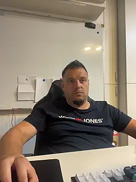 XXX chat uživo modela snayperm123