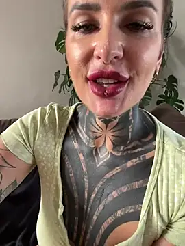 Chat +18 de KathaleaNoir ao vivo