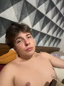 הופעת וובקאם של FlinsEuphoria