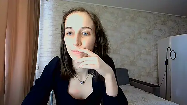 Anika_bloom Adlı Modelin Canlı XXX Sohbeti