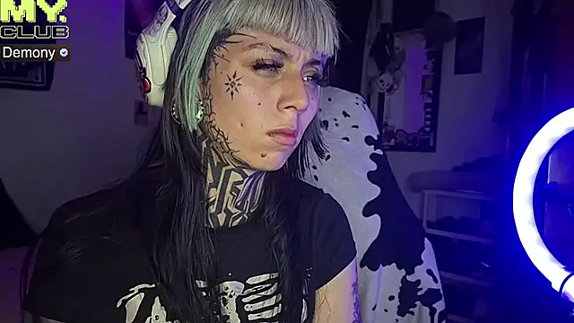 Chat +18 de d3m0ny0_0 ao vivo