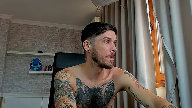 Онлайн чат XXX JonahShaw