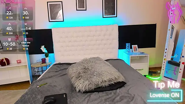 XXX chat uživo modela KiraNeeww