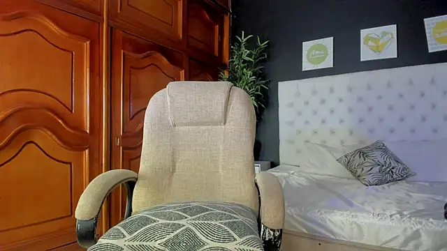 Chat XXX en directo de Sara_Tukson