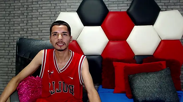 Thristan05's Live XXX Chat