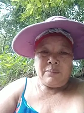 LoveMomy68's Live XXX Chat