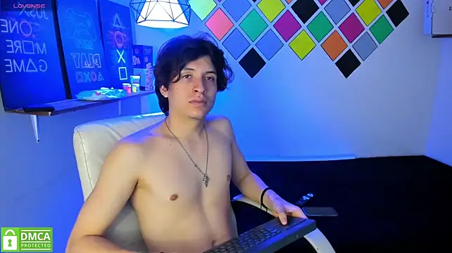 Онлайн чат XXX Marcoviolet