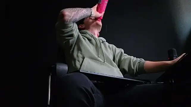 FelixStarkk 现场XXX聊天
