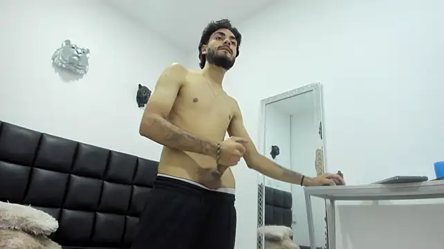 Chat +18 de dashmonroe ao vivo